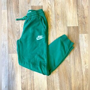 Nike -Green Joggers- Youth Boy Large